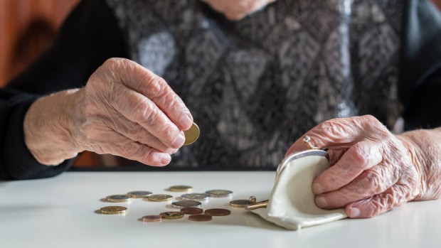Половината пенсионери са получили по ниска пенсия в сравнение с