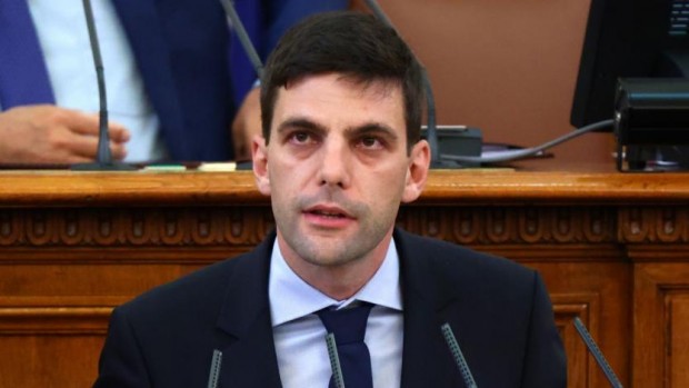 Председателят на Народното събрание Никола Минчев си обнови статуса от