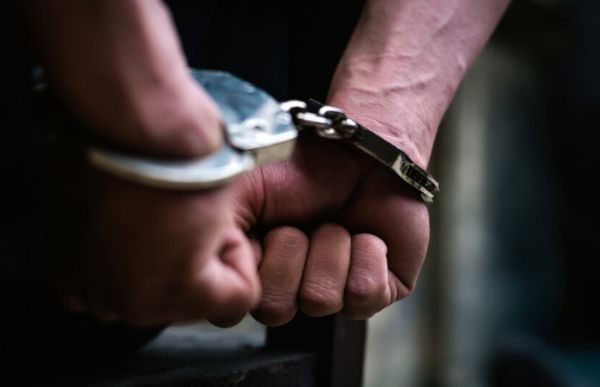 Криминалисти на Първо Второ и Пето РУ задържали петима варненци