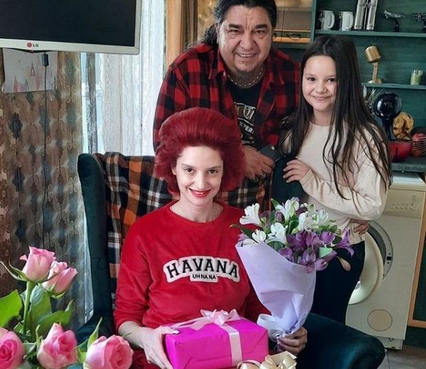 Забавната актриса Силвия Драгиева от сериала Татковци по бТВ отпразнува