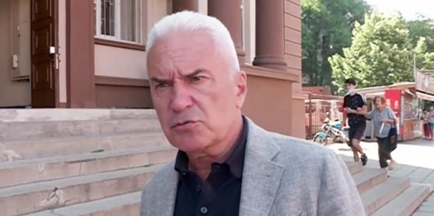Костадин Костадинов предизвиква ревност у Волен Сидеров заради позицията си