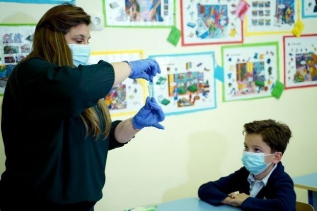 54 от новозаразените с коронавирус 410 души в Бургаско са