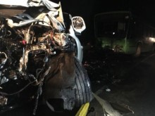 Жена пострада при удар между джип и автобус