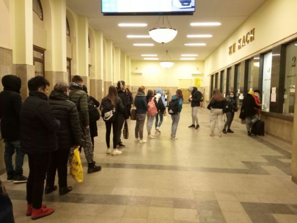 Убийствени опашки за билети на Централна гара Пловдив ядоса читателка