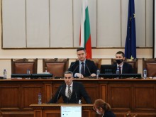 Поискаха оставката на Иван Гешев с декларация в парламента