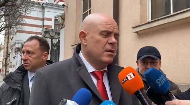 Главният прокурор Иван Гешев заяви че не е запознат с