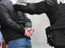 Задържаха мъж, пребил до смърт и оставил в агония на улицата свой роднина