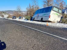 Катастрофира автобус с 20 учители, тръгнали на работа