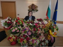 Корнелия Нинова се почувства обичана