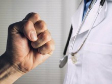 Общопрактикуващите лекари: Осигурете ни защитена и спокойна среда