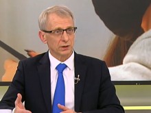 Просветният министър с важна информация за учениците