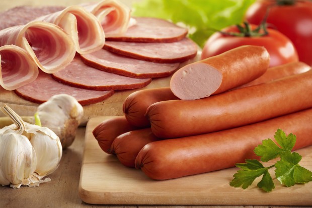 Ежедневната консумация на колбаси и пушени меса увеличава риска от