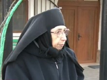 Монахини не могат да платят сметката си за ток