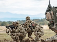 Байдън може да разположи хиляди американски войници в Източна Европа