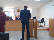 Мъжът с "Ще ви изпозастрелям всичките като кучета!" пипна ковид