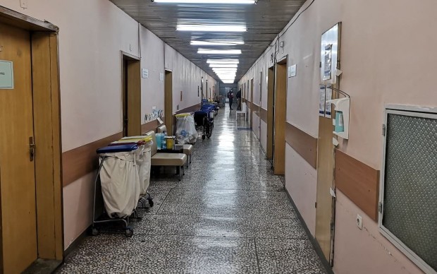 20 от новозаразените с коронавирус в Бургаско в дните петък
