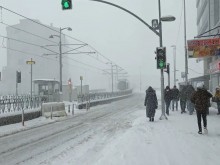Пловдивчани блокирани в Истанбул, градът е под сняг!