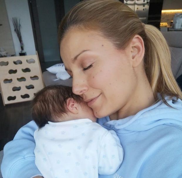 Николета Маданска и Венелин Петков наскоро посрещнаха втория си син