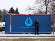 Повече служители и журналисти, отколкото депутати, ползват лабораторията пред НС