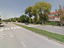 Таксиметров шофьор блъсна момче на пешеходна пътека