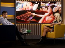 Дългокраката водеща от bTV се уреди отново, първият й гост - популярен пловдивчанин