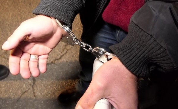 Служители от Първо Районно управление Бургас задържали 37 годишен криминално