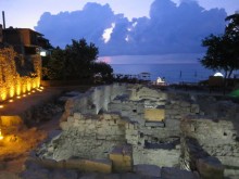 Любим на хиляди наш морски град става по-тъмен