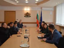 Министър Нинова: До седмица започва изплащането на помощта за малки и средни предприятия