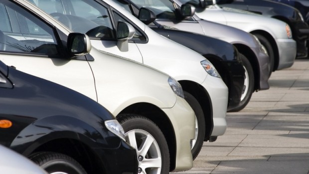 Експерти прогнозират спад с до 30% на цените на колите