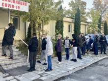 Експерт твърди, че трябва да се ваксинираме срещу ковид всяка година