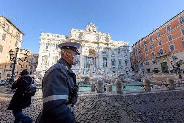 Италианските власти облекчават режима на влизане в страната като от