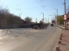 Подменят лампите по Бетонния мост