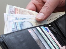 Поискаха от Асен Василев минималната работна заплата да е поне 1103 лв.