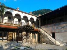 В Бачковския манастир налагат редица ограничения заради скъпия ток