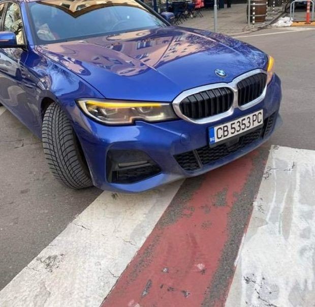 В София жена реши да паркира на пешеходна пътека за