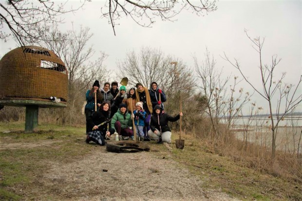 ДоброТворците от Бургас които са доброволци към общинската инициатива Бургас