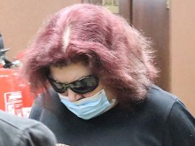 Черната вдовица се появи с изненадваща нова визия в Пловдив