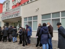 При над 50 хиляди ваксинирани в "Пирогов", не повече от десет са алергичните реакции