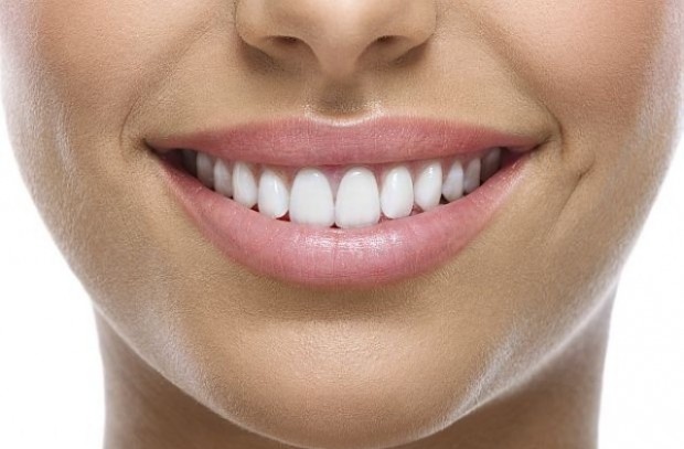 Български стоматологични клиники предлагат зъбни протези и импланти с метало-керамика