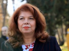 Йотова: Няма конфликт между президента и премиера