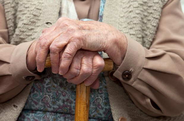 Ужасяващи разкази за условията в старчески домове във Варненско В