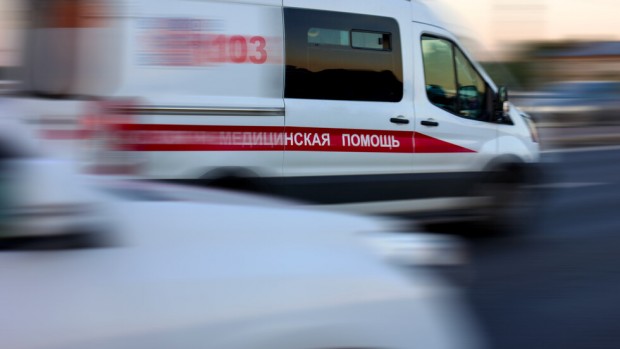Жена падна от осмия етаж и сама си извика линейка