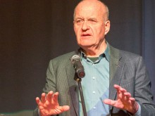 Почина основателят на веригата дрогерии dm
