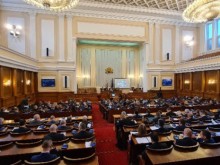 Здравната вноска се запазва, вдигат максималния осигурителен праг