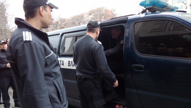 Бургаският окръжен съд изслуша двама свидетели по дело за убийство