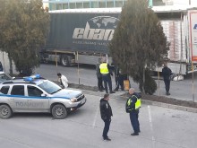 Откриха бежанци в ТИР на митницата в Пловдив