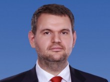 Пеевски иска проверка на издадените "златни паспорти"