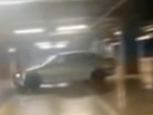 Из мрежата: Дрифт на паркинга в мола