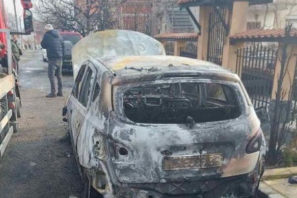 Подпалиха двата автомобила на бившия директор на ОДМВР – Кюстендил