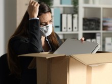 2700 служители разбраха онлайн, че са уволнени